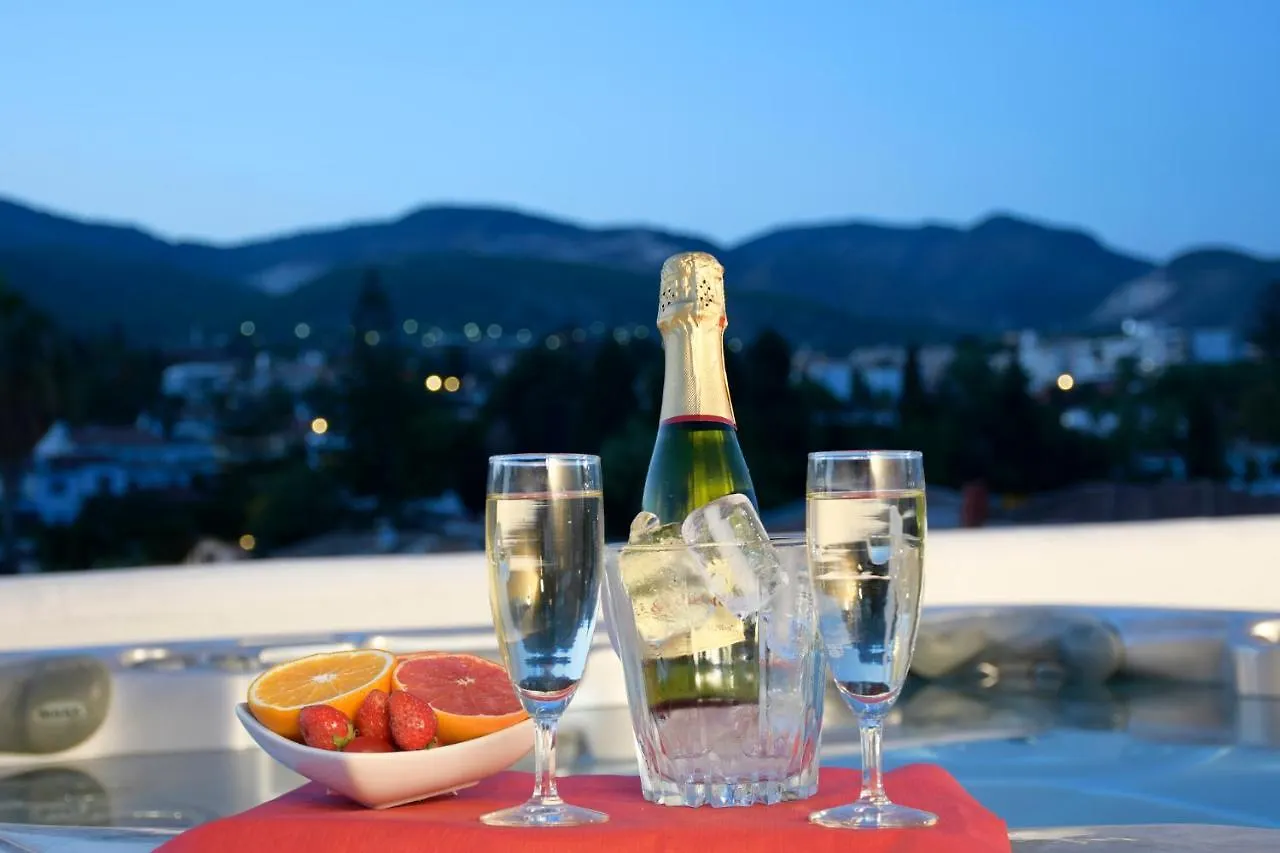Isla De Benalmadena 1, Jacuzzi, 80M From The Sea, Ac, Bbq, Private Parking, Big Terrace Apartment