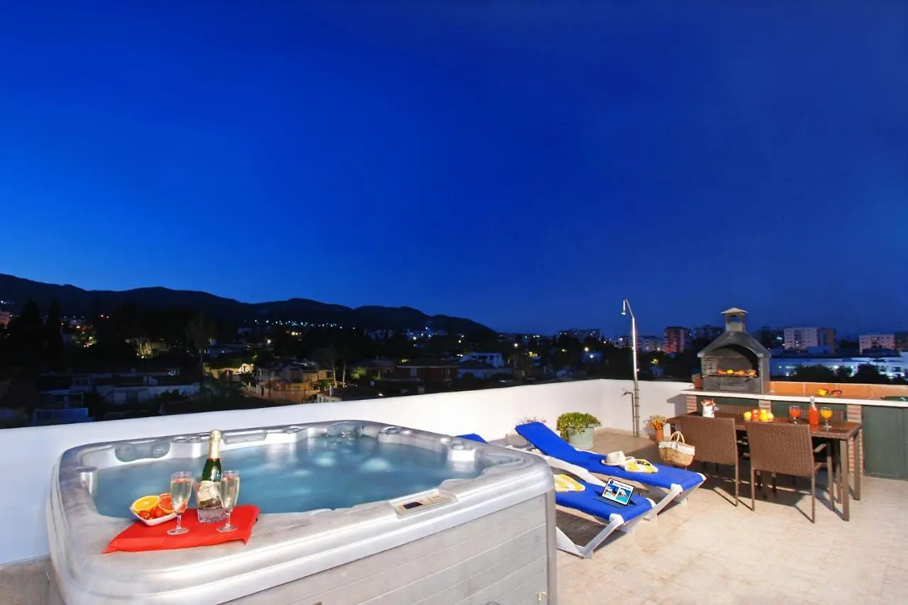 Isla De Benalmadena 1, Jacuzzi, 80M From The Sea, Ac, Bbq, Private Parking, Big Terrace Apartment