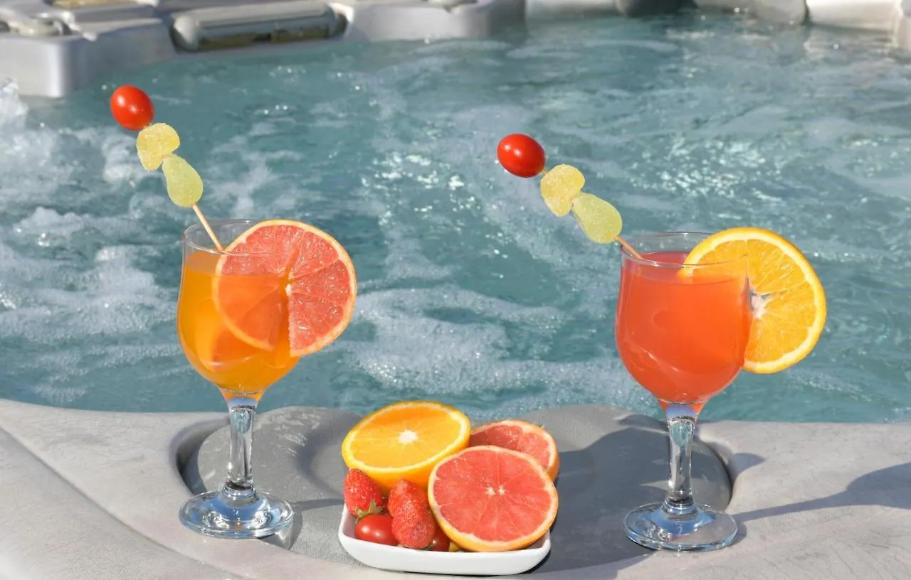 Isla De Benalmadena 1, Jacuzzi, 80M From The Sea, Ac, Bbq, Private Parking, Big Terrace Lägenhet