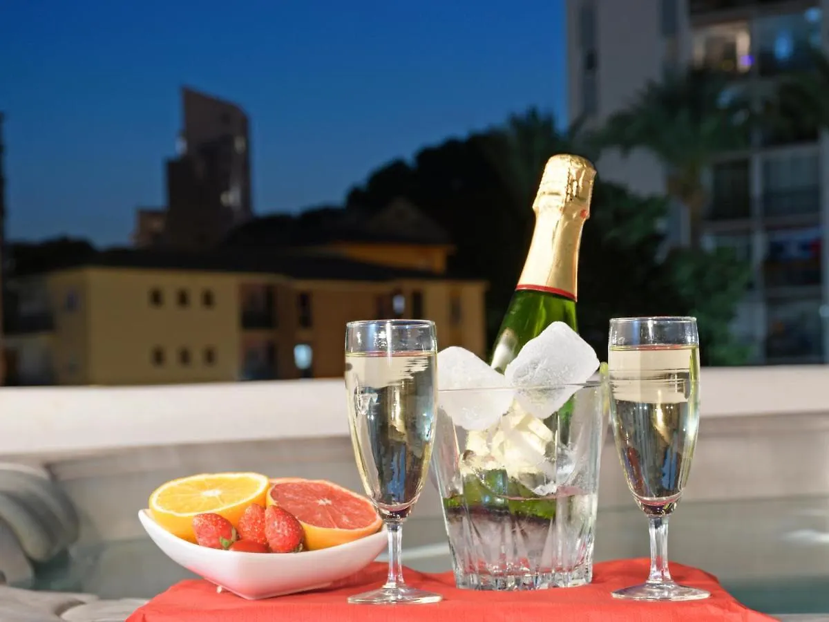 Isla De Benalmadena 1, Jacuzzi, 80M From The Sea, Ac, Bbq, Private Parking, Big Terrace Lägenhet