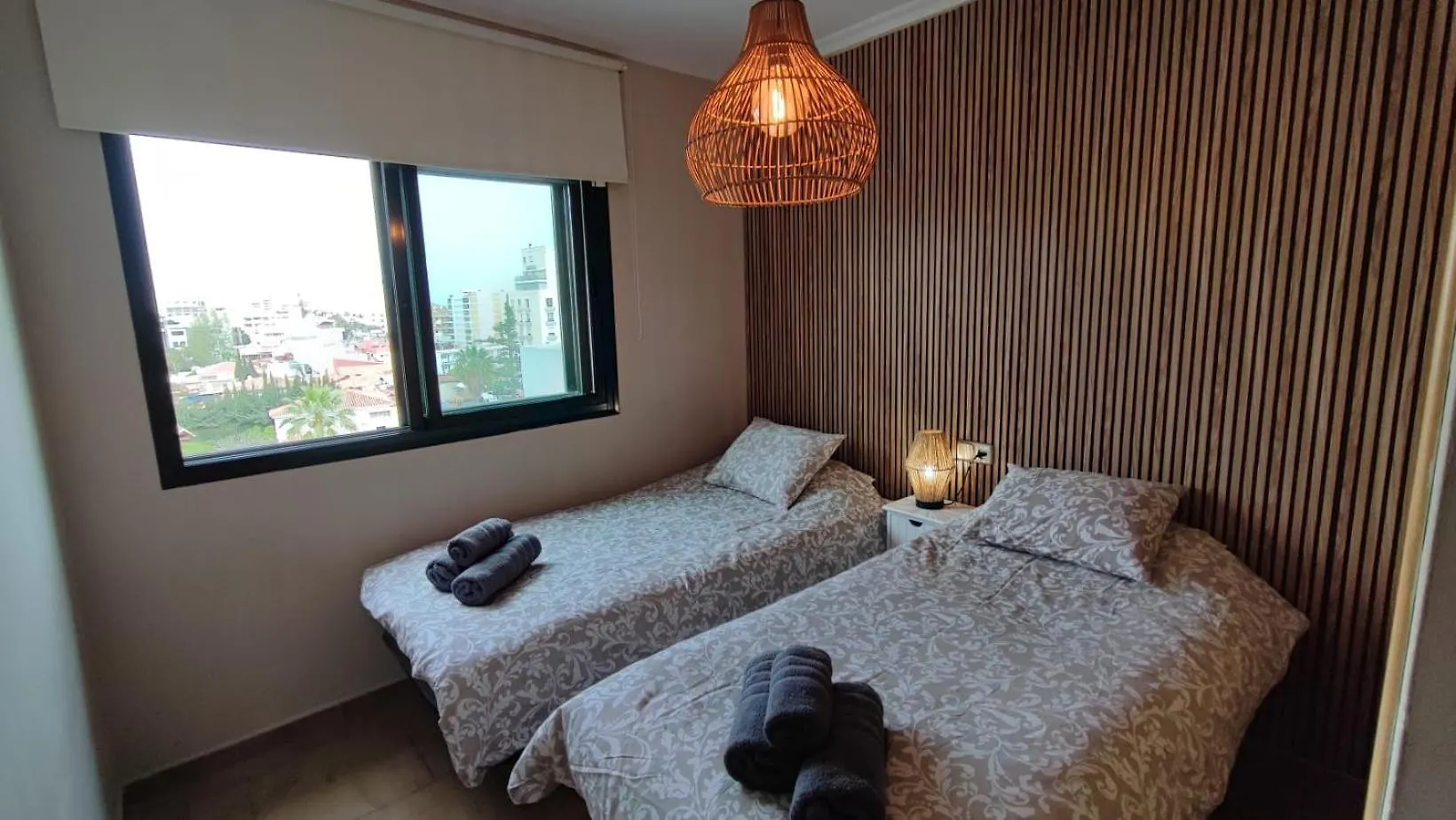 Isla De Benalmadena 1, Jacuzzi, 80M From The Sea, Ac, Bbq, Private Parking, Big Terrace Apartment 0*,  Spain