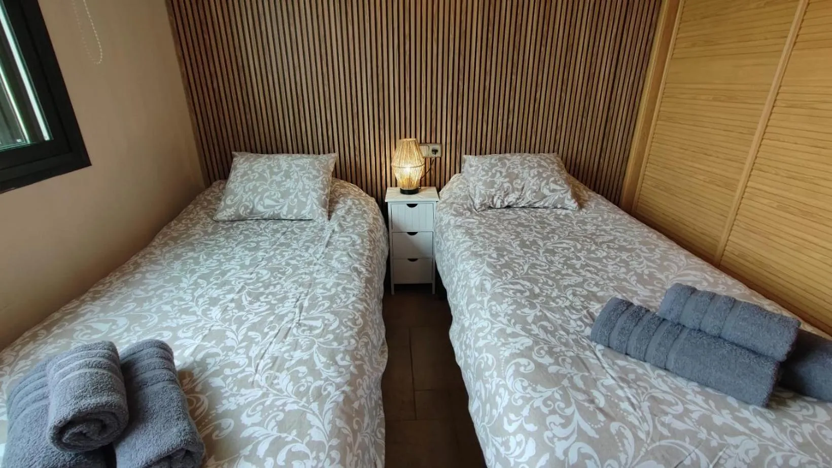 Isla De Benalmadena 1, Jacuzzi, 80M From The Sea, Ac, Bbq, Private Parking, Big Terrace Lägenhet Spanien